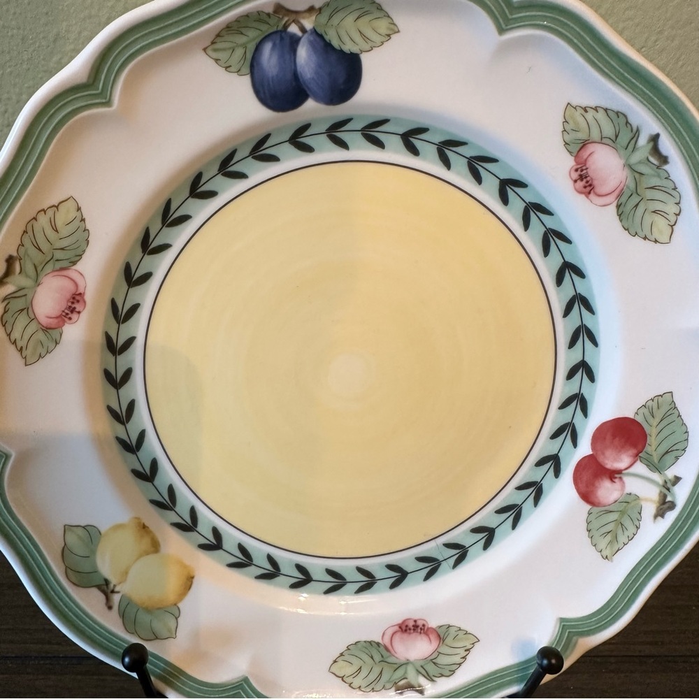 Villeroy & Boch French Garden Fleurence Salad Plate 8.25” Fruit Pattern Germany - Picture 3 of 5